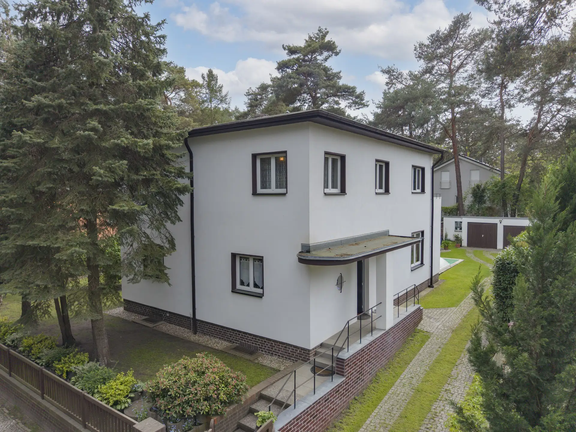 Großzügiges Familienhaus mit großem Garten – viel Raum für neue Ideen in Kleinmachnow